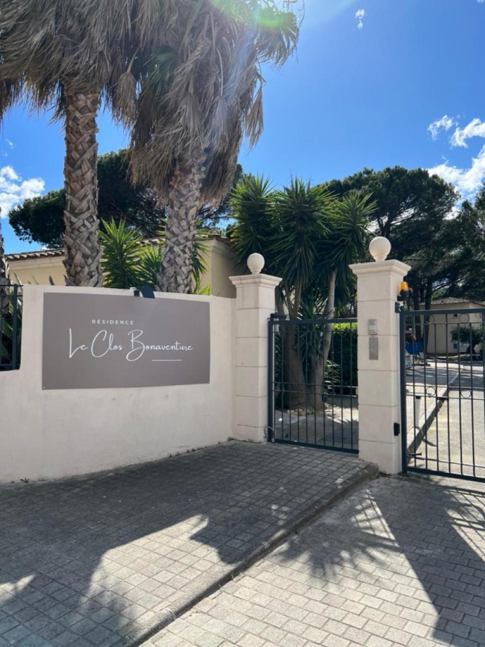 Saint-Tropez En Residence Avec Piscine ภายนอก รูปภาพ