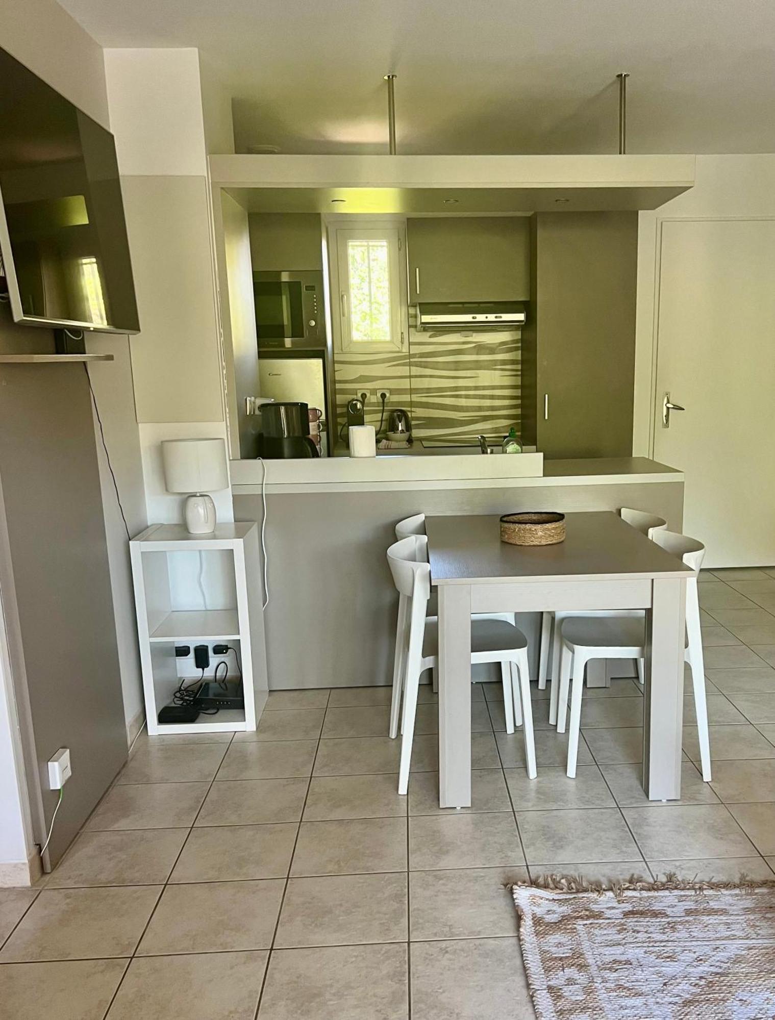Saint-Tropez En Residence Avec Piscine ภายนอก รูปภาพ